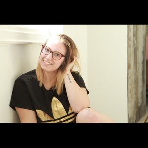 Meet your Posher, Kelly-sand